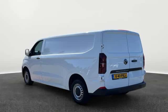 Volkswagen Transporter (2025) thumbnail 2
