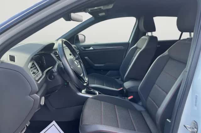Volkswagen T-Roc (2021) thumbnail 3