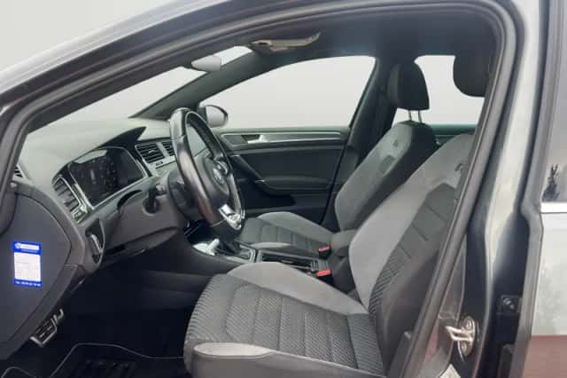 Volkswagen Golf (2019) thumbnail 4