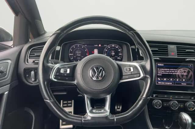 Volkswagen Golf (2019) thumbnail 6