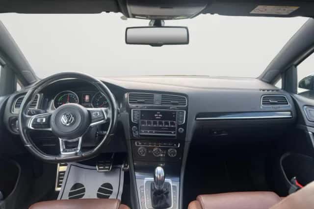 Volkswagen Golf (2015) thumbnail 6