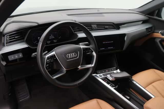 Audi e-tron (2022) thumbnail 4