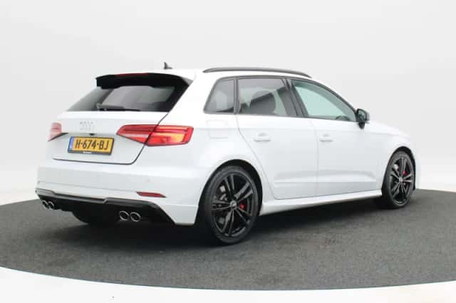 Audi S3 (2019) thumbnail 2