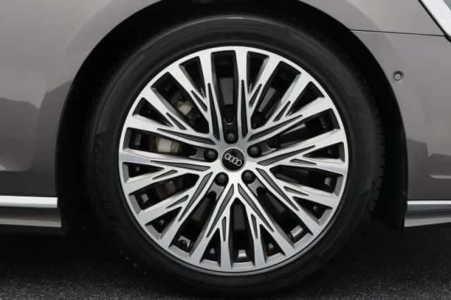 Audi A8 (2023) thumbnail 6