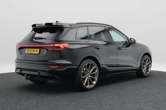 Audi Q6 e-tron (2025) thumbnail 2