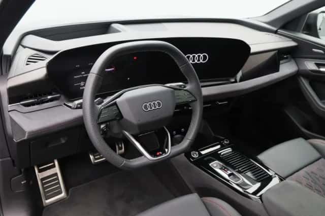 Audi Q6 e-tron (2025) thumbnail 3