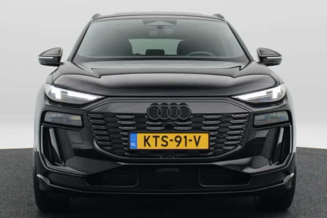 Audi Q6 e-tron (2025) thumbnail 4