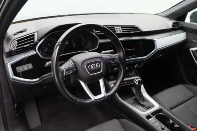 Audi Q3 (2022) thumbnail 3