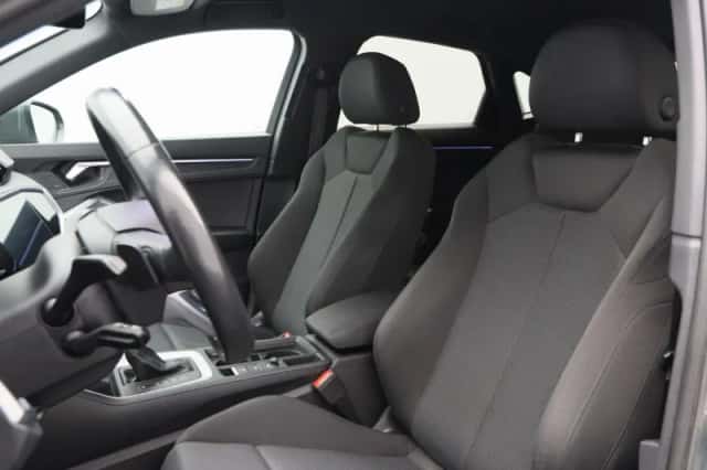 Audi Q3 (2022) thumbnail 5