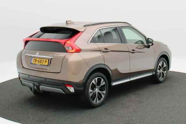 Mitsubishi Eclipse Cross (2018) thumbnail 2