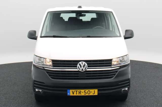 Volkswagen Transporter (2023) thumbnail 4
