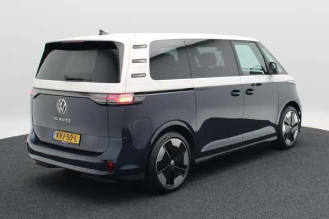 Volkswagen ID. Buzz (2023) thumbnail 3