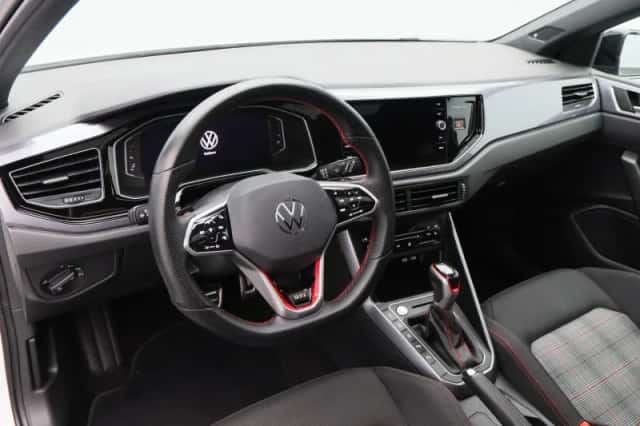 Volkswagen Polo (2023) thumbnail 3