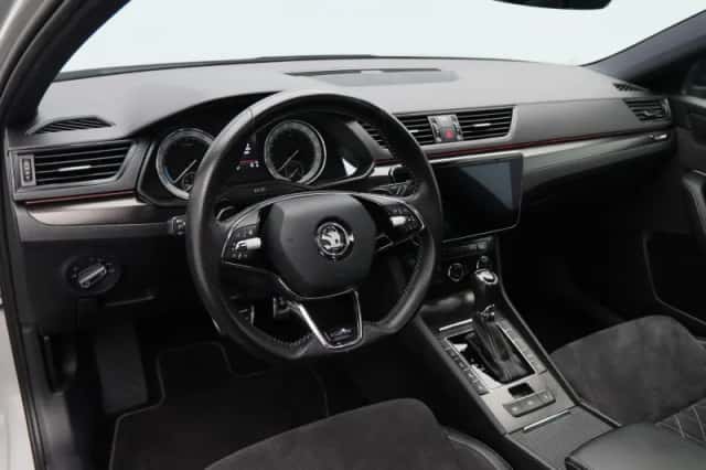 Škoda Superb (2020) thumbnail 4