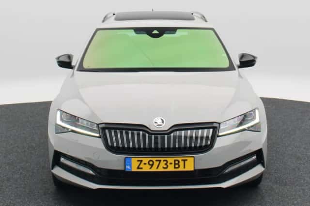 Škoda Superb (2020) thumbnail 5