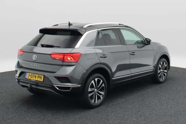 Volkswagen T-Roc (2019) thumbnail 2