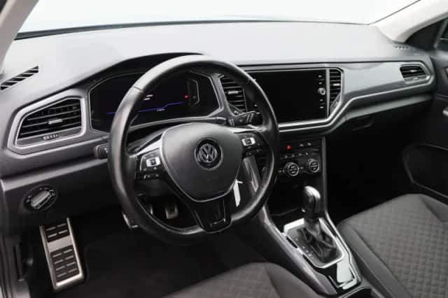 Volkswagen T-Roc (2019) thumbnail 3