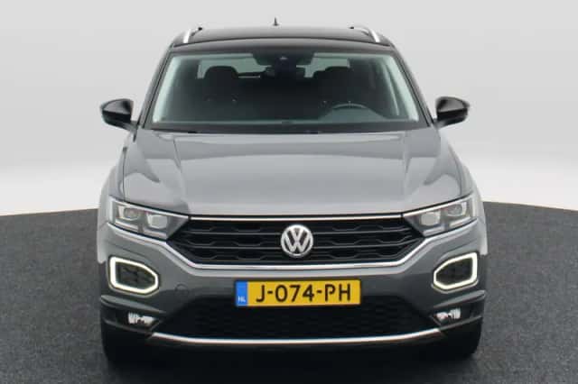 Volkswagen T-Roc (2019) thumbnail 4