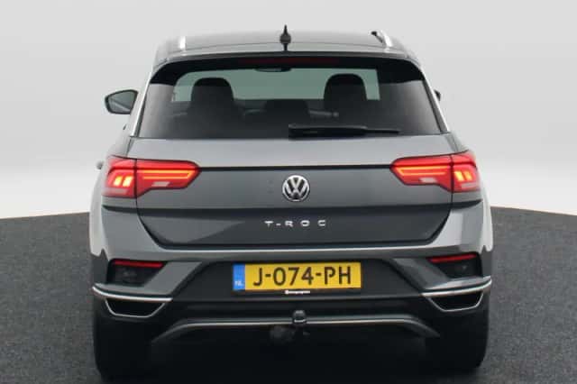 Volkswagen T-Roc (2019) thumbnail 5