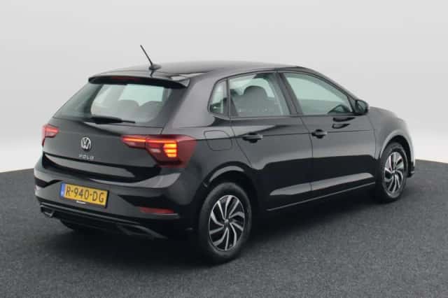 Volkswagen Polo (2022) thumbnail 2