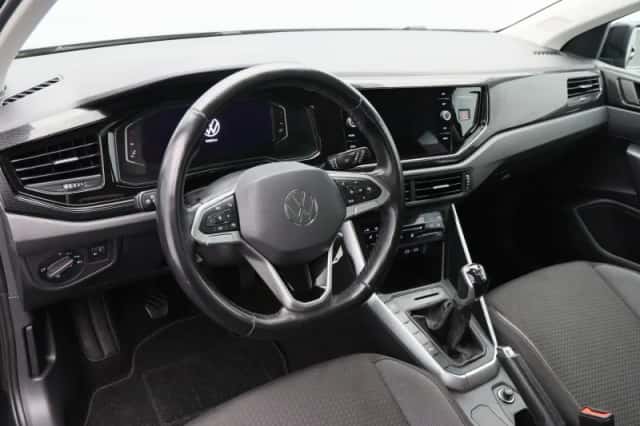 Volkswagen Polo (2022) thumbnail 3