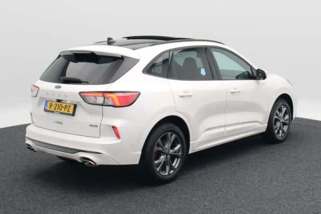 Ford Kuga (2022) thumbnail 3