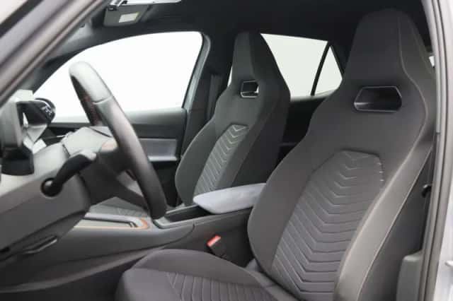 CUPRA Born (2022) thumbnail 6