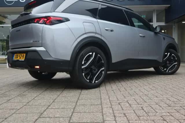 Peugeot 5008 (2025) thumbnail 5