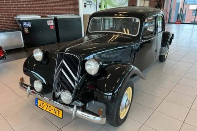 Citroën Traction Avant (1951) thumbnail 3