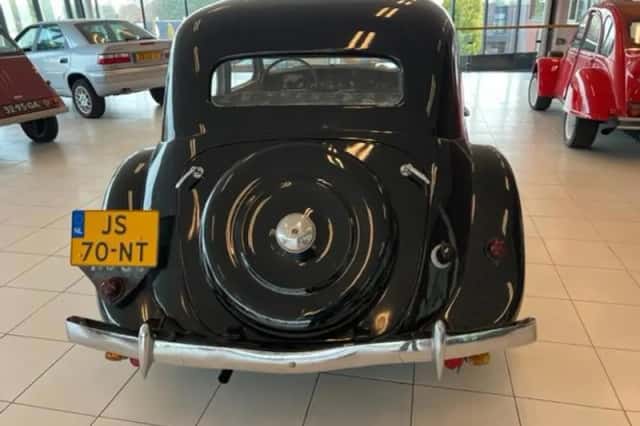 Citroën Traction Avant (1951) thumbnail 5