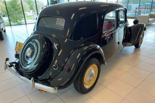 Citroën Traction Avant (1951) thumbnail 6