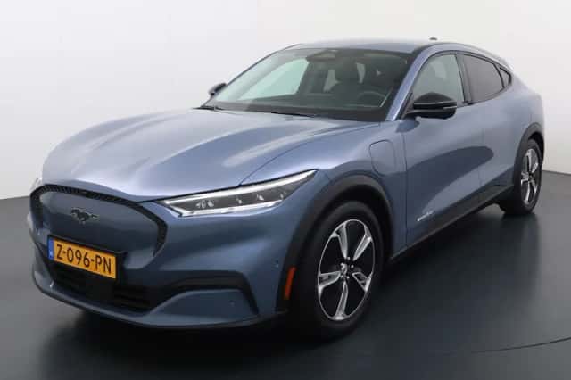 Ford Mustang Mach-E (2024) thumbnail 1