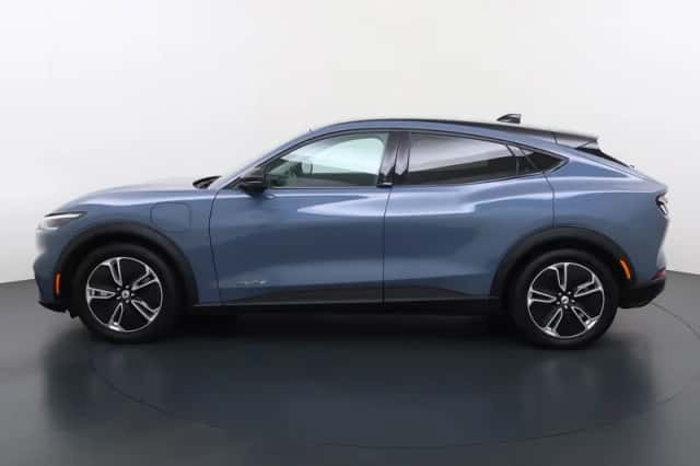 Ford Mustang Mach-E (2024) thumbnail 5