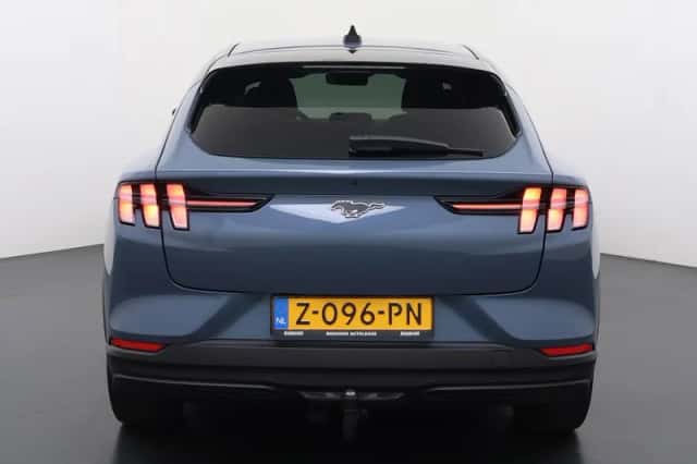 Ford Mustang Mach-E (2024) thumbnail 6