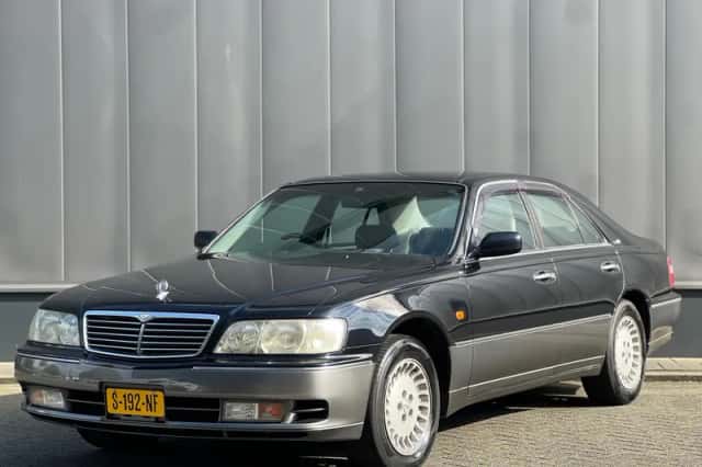 Nissan CIMA V8 (1997) thumbnail 2
