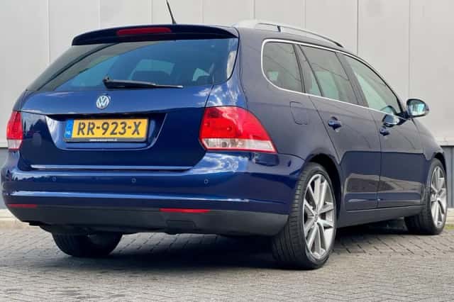 Volkswagen Golf (2010) thumbnail 3