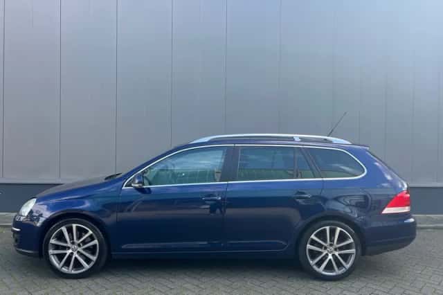 Volkswagen Golf (2010) thumbnail 4