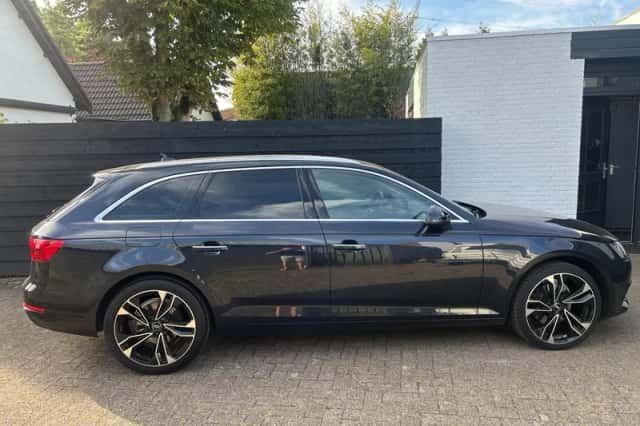 Audi A4 (2016) thumbnail 5