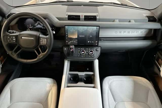 Land Rover Defender (2026) thumbnail 4