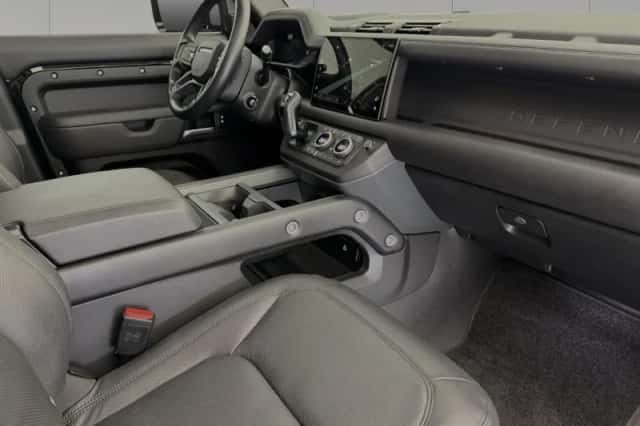 Land Rover Defender (2025) thumbnail 6