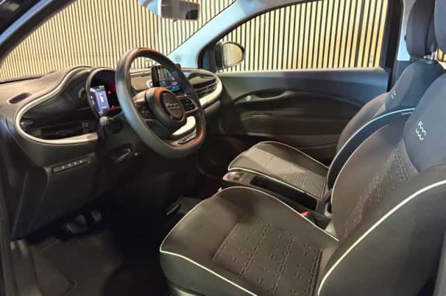 Fiat 500 (2022) thumbnail 5