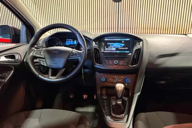 Ford Focus (2016) thumbnail 2