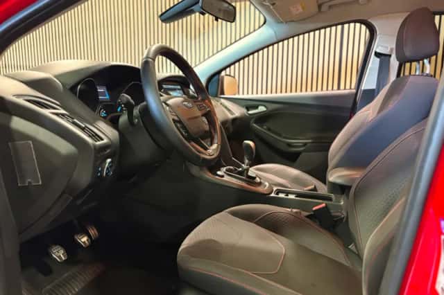 Ford Focus (2016) thumbnail 3