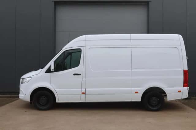 Mercedes-Benz Sprinter (2023) thumbnail 3