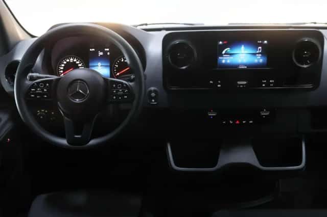 Mercedes-Benz Sprinter (2023) thumbnail 4