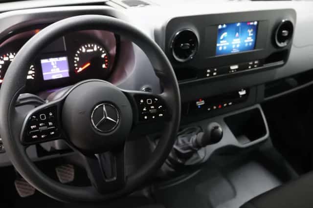 Mercedes-Benz Sprinter (2022) thumbnail 5