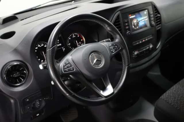 Mercedes-Benz Vito (2023) thumbnail 5