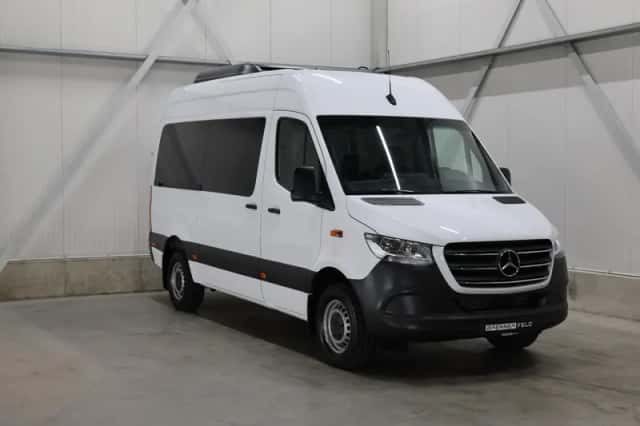 Mercedes-Benz Sprinter (2024) thumbnail 1
