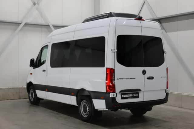 Mercedes-Benz Sprinter (2024) thumbnail 2