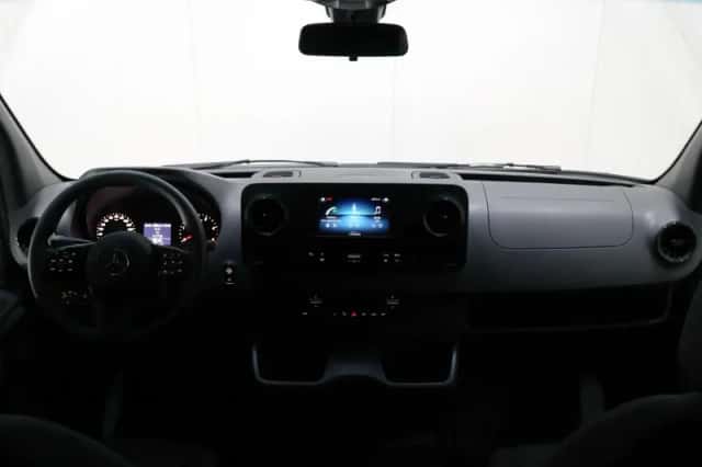 Mercedes-Benz Sprinter (2024) thumbnail 4